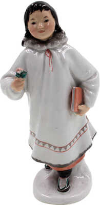 Скульптурная композиция «Якутка с книгой и цветком»